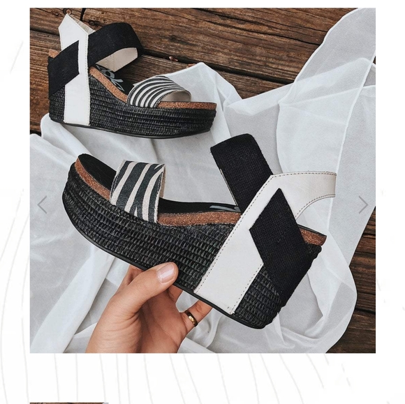 Sandals - Picture 1 of 1